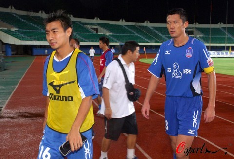 中超-奥古斯托补时破门 青岛海牛主场平山东泰山