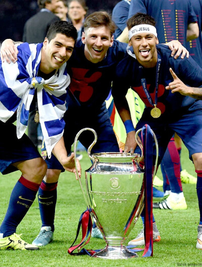 [德甲]斯坦尼西奇倒三角 萨内推射打破僵局