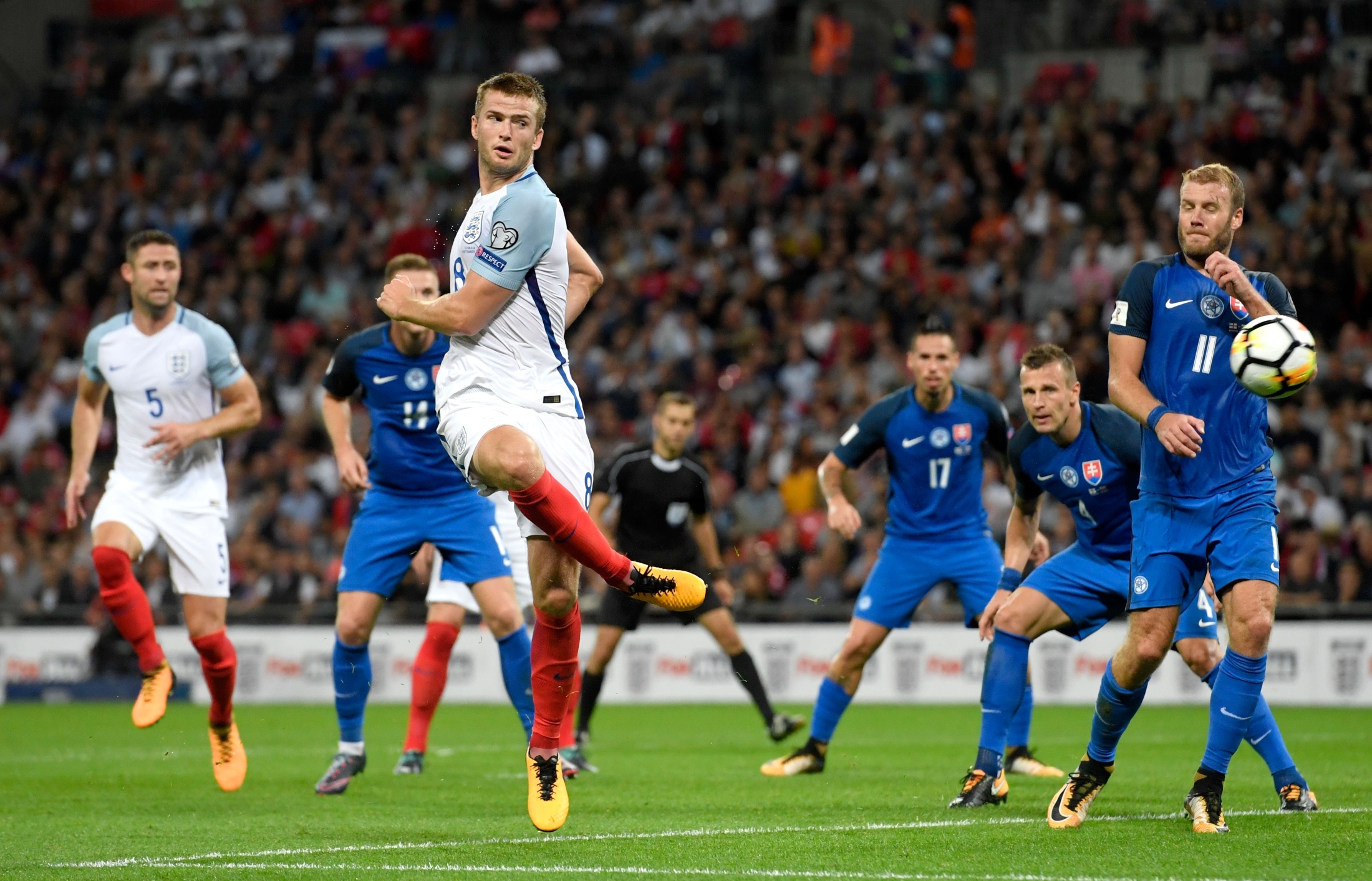 Uzi含金量提升！拳头官方确认：名人堂不看赛区，TheShy也有机会