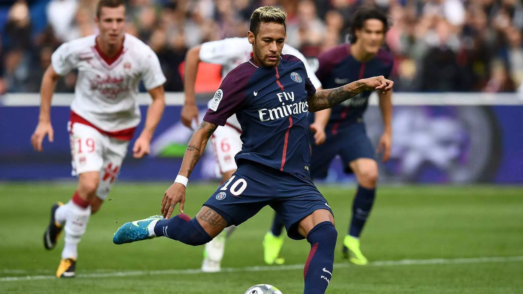 [中超]冯劲破门 上海海港击败长春亚泰