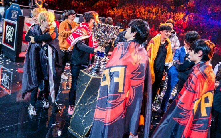 s1mple 与 FaZe 进行瞄准对决